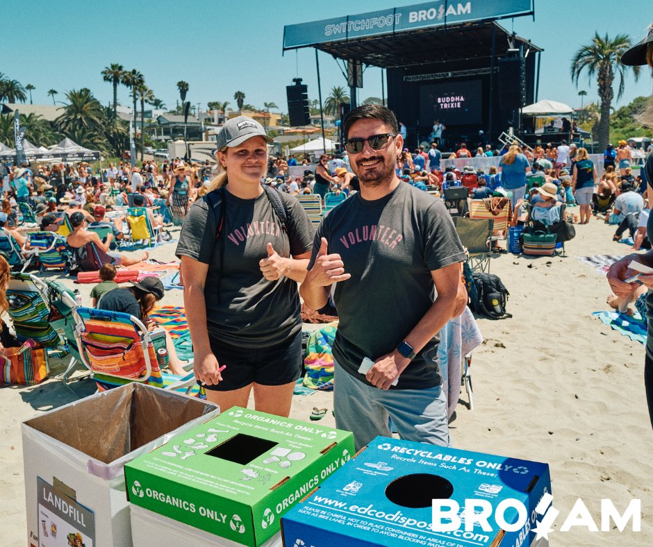 SwitchfootBroAm's tweet image. Happy #EarthDay! 🌎#BroAm prioritizes sustainability every year, from composting and recycling to water to refill stations. We’re committed to reducing our environmental impact. Thanks @solanacenter  for educating Beach Fest attendees on sustainability practices! #PlayYourPart