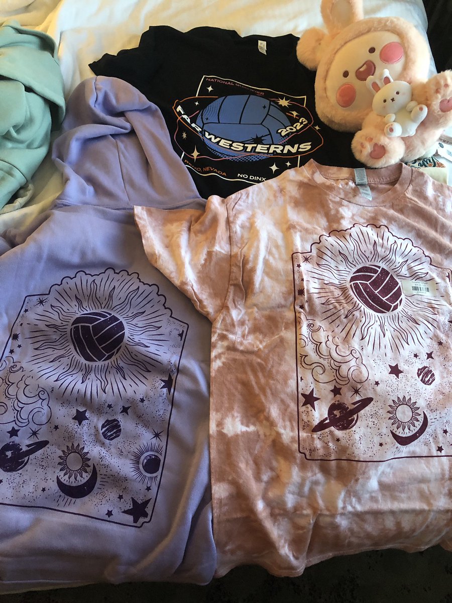 coymitra's tweet photo. omg!!! this year’s tournament theme is so Jin particularly The Astronaut inspired, I spent 1k usd in merch🤣

THE ASTRONAUT HAS LANDED  

Everyday listen to #TheAstronaut by #JIN #방탄소년단진 of @BTS_twt #BTSJIN https://t.co/1P5tmId0c2