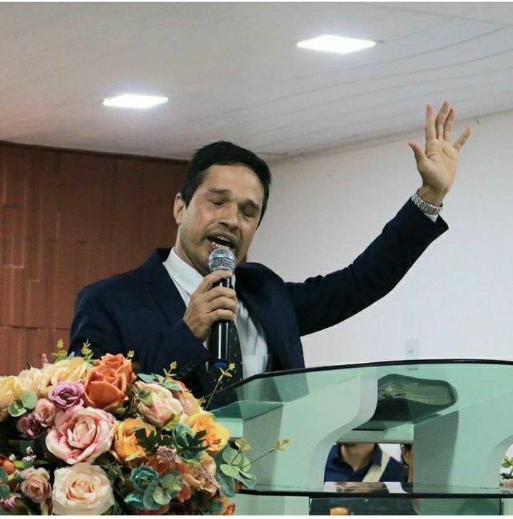 Eu elevo ao pai as minhas intecessões