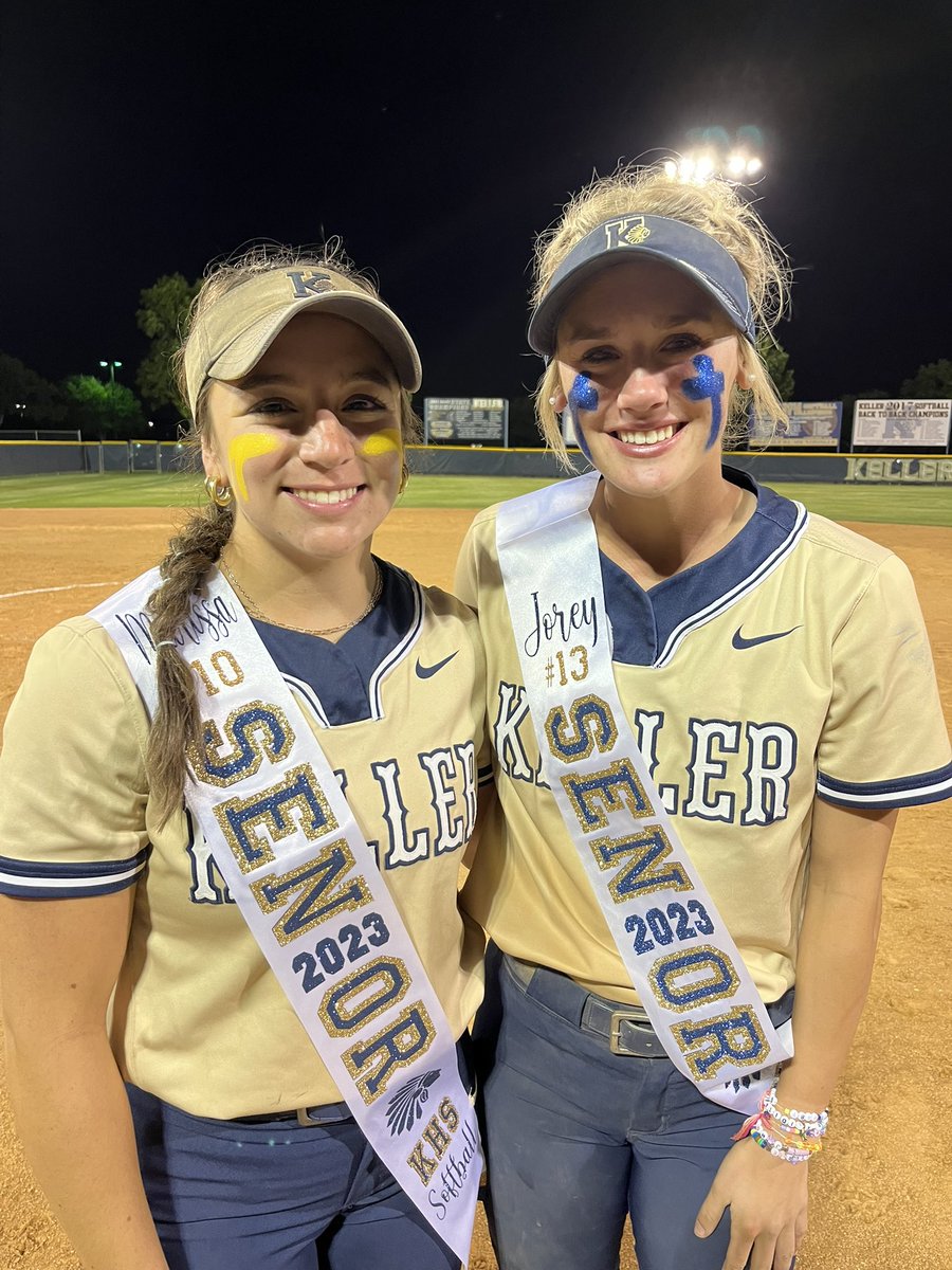 catch_marissa's tweet photo. undefeated district champs &amp; senior night! now time to win our last game:D🏆@Keller_Softball https://t.co/8fD3HnYp5m