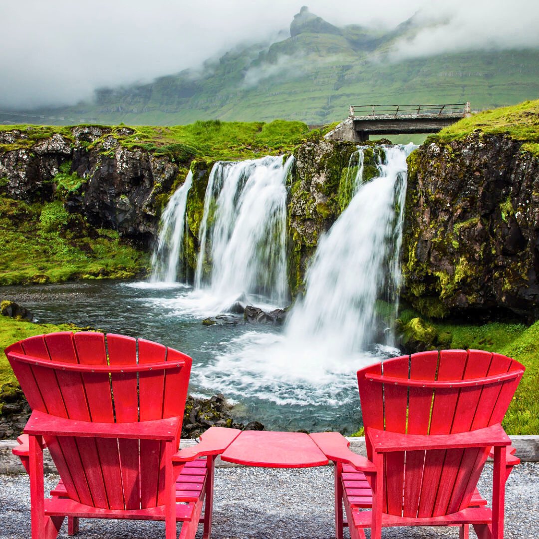 NaeraSnacks's tweet photo. The first settlers that came to Iceland learned to respect nature’s sheer power and rely on its resources. May we all continue and strive to live in balance with our Mother Earth. #happyearthday #breathelife #respect #Iceland https://t.co/KjiLfn3mhH