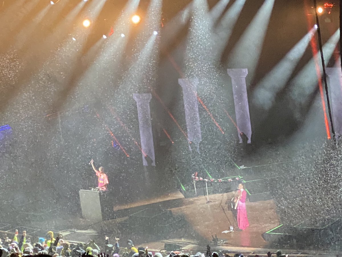 Thank you ⁦<a href="/sofitukker/">SOFI TUKKER</a>⁩ for such a great show in 30 degree weather and snow! Your music and incredible energy kept us warm! #musicfeedsthesoul