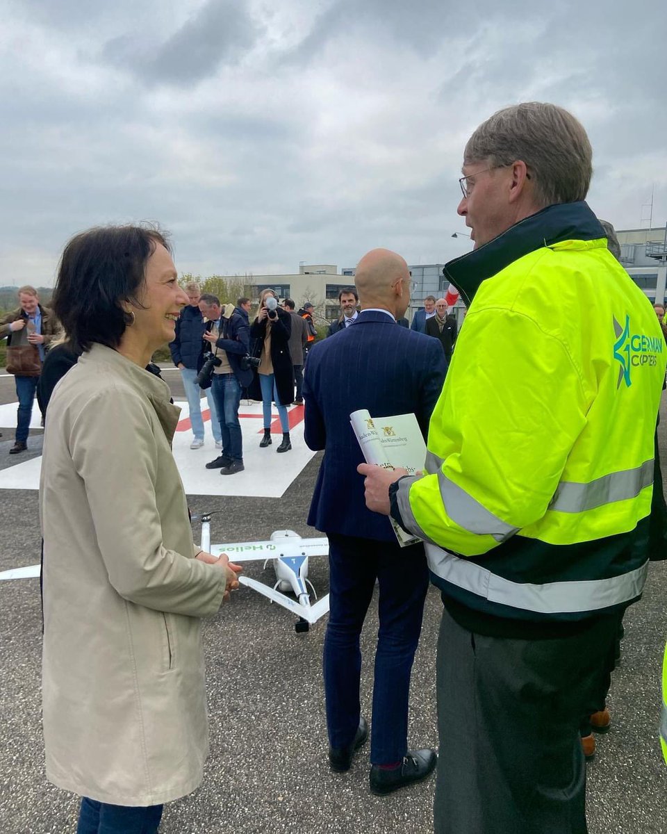 Wir sind uns nun zu 100% sicher, dass die Entscheidung unseren Unternehmenssitz nach #Stuttgart zu verlegen, einfach nur richtig war. Die Betriebsgenehmigung für #BVLOS-Drohnenflüge ist dafür bestes Zeugnis. #drohnen #drohne #uav #drones #drone #vtol #medical #logistics