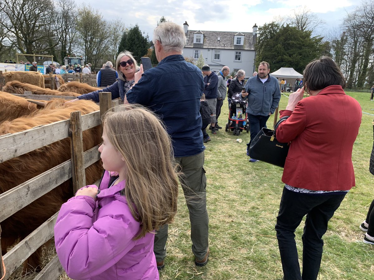 Anthea_Dickson's tweet photo. The #BeithShow was blessed with good weather &amp; it was great to see so many people out to enjoy the day eg @PGibsonSNP , #KennethGibson,MSP &amp; @magjohnson511. Plenty to view: livestock, tug of war, gymkhana, shows, steam engines &amp; rides. Fabulous family day out. https://t.co/xk0zgMViLx