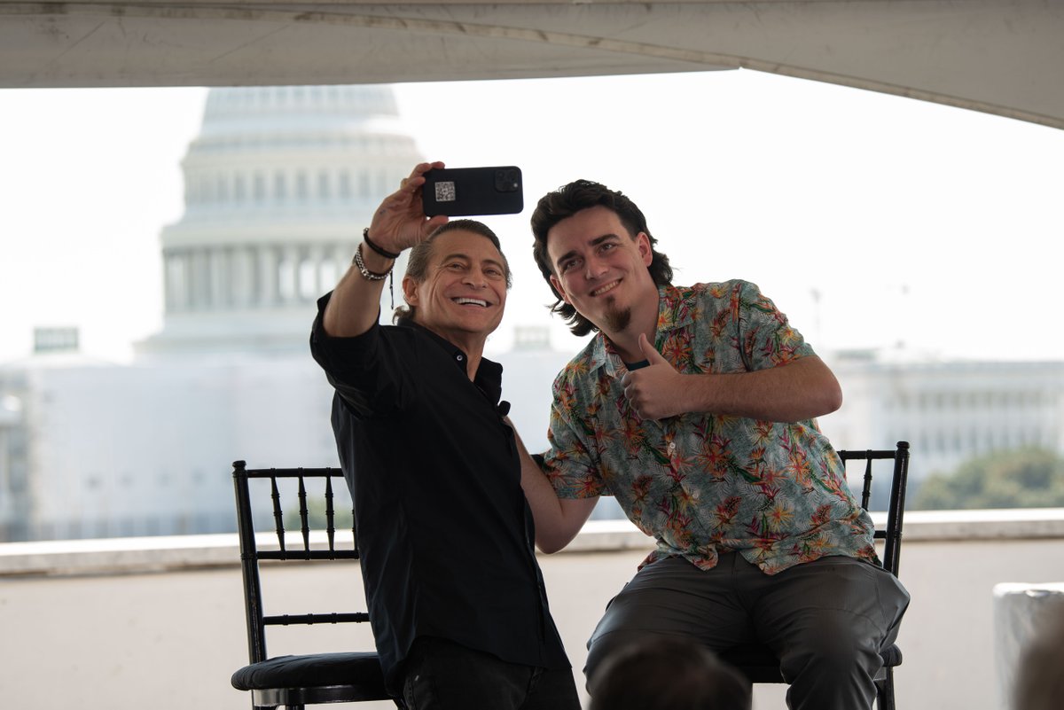 xprize's tweet photo. Happy Earth Day! 🌎🌳🌱 #ICYMI - #XPRIZEWildfire had a successful launch event near the Capitol building in Washington D.C. with XPRIZE Executive Chairman @PeterDiamandis as the MC. Watch the livestream recording here. https://t.co/1EJeVXcoe4 https://t.co/rXBknCo9yG