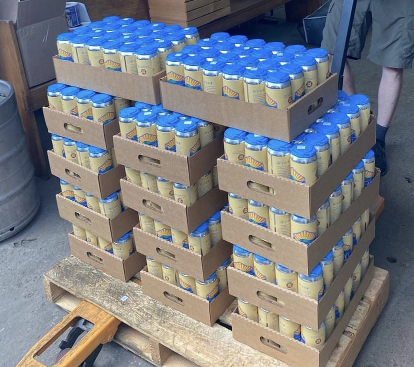 3Guys__'s tweet image. Limited quantities left!  Untappd, 3.97 rating with over 240 reviews from beer aficionados in the last 3 months.  Cans only available at Chestnut Brew Works and Apothecary.  #wv #wvcraftbeer #supportlocal #hoppy @ChestnutBrews @TonyCaridi @bradhowe07 @HoppyKercheval