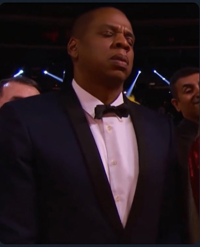 When you’re just tweeting your OWN thoughts and someone comments below tryna start a debate