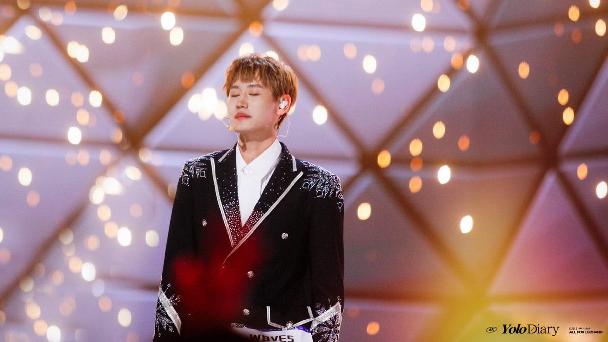 sawadeekangAEna's tweet photo. You made it! You want to be part of the group & you made it. Now for 2 yrs being a group member you made us proud. It hurts that you'll never be seen w/10 bros beside you on stage but we know the love will always be there
We are so proud of you INTO1-LiuZhang
#HappyGraduationAK https://t.co/1MbBgb6yHQ