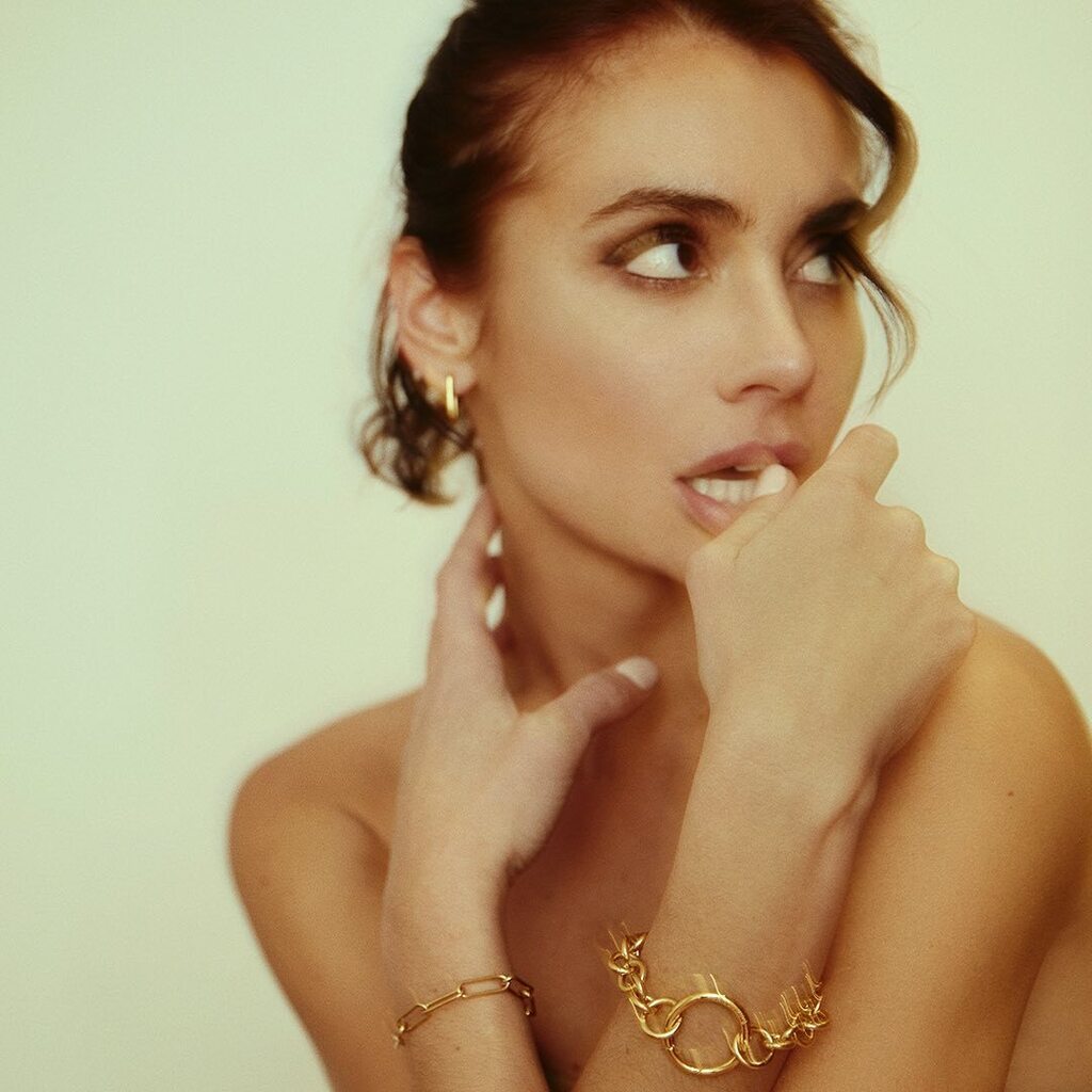 MaisonMiru's tweet photo. @sarahxstafford in our Bubble Bracelet and Explorer Bracelet shot by @janaschuessler for @thehouse_magazine ❤️❤️❤️⁠
#maisonmiru #lovemadevisible⁠ https://t.co/pUKO1hmYoX https://t.co/vGZVSrjj6f