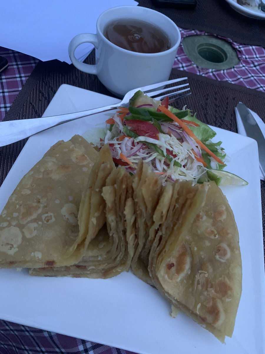 EmmanueMatovu's tweet photo. @ResortMacsedo thanks for the evening black tea. https://t.co/Qv4KMeqge5