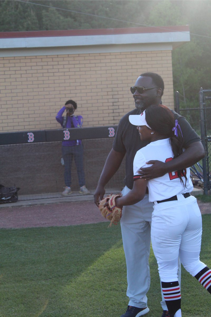 Ariel Davis tweet media