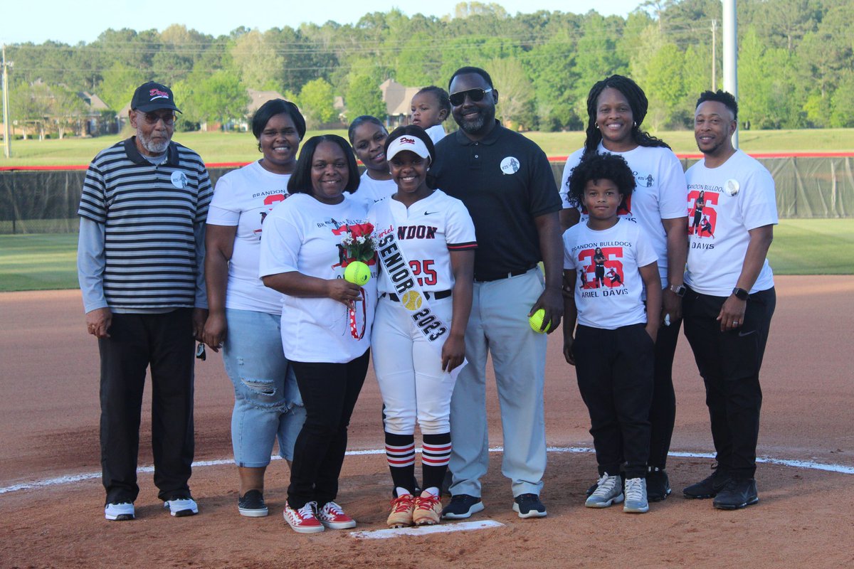 Ariel Davis tweet media