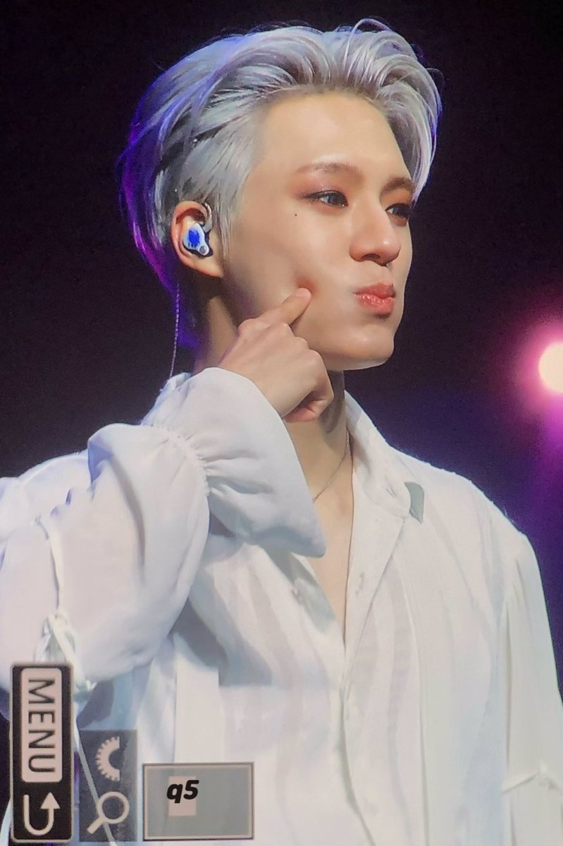 생일 축하해 우리 사랑하는 사모예드

#HAPPYJENODAY 
#Our_BirthdayBoy_JENO
#똑똑_제노생일이에요잇