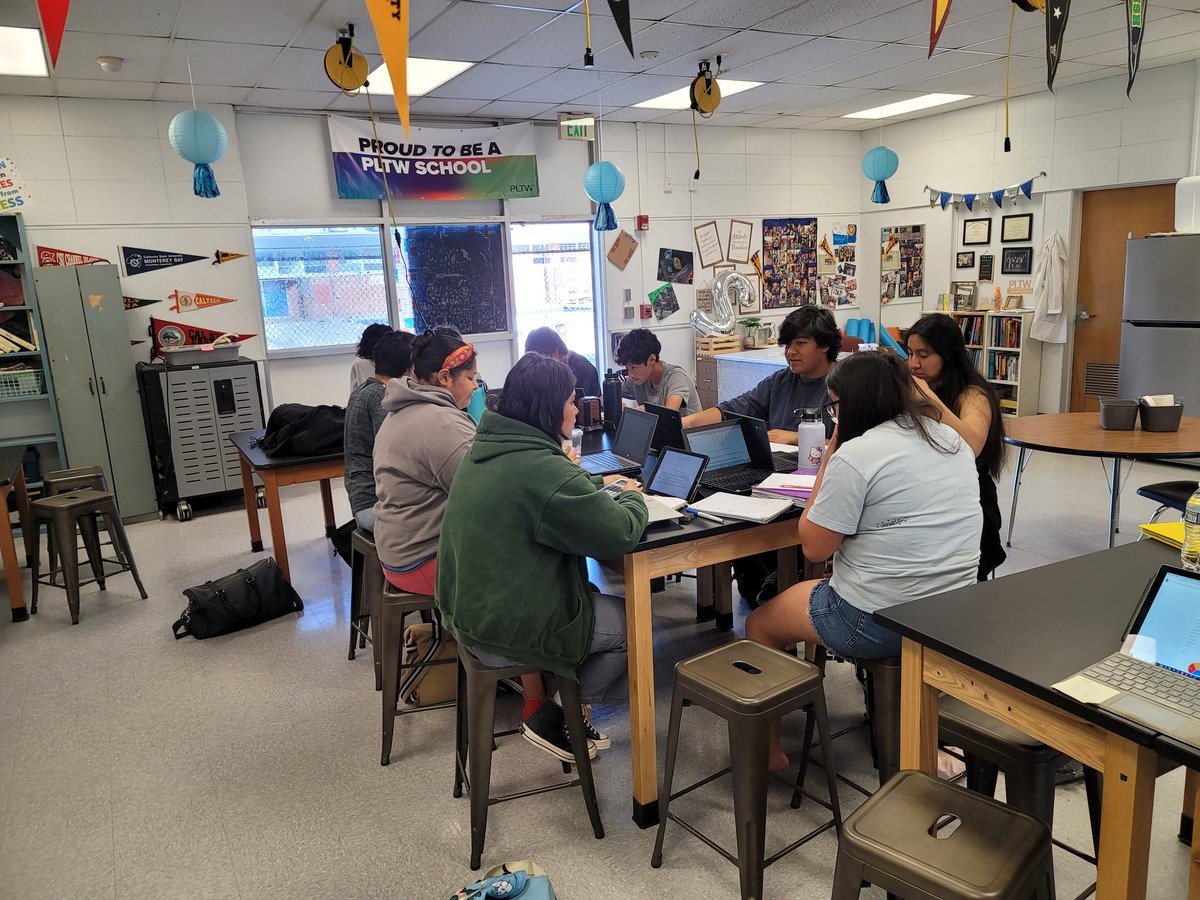 43 outstanding and motivated #calculus students are working hard on a Saturday morning. #ProudTeacher #WeControlOurDestiny #HardworkPaysOff