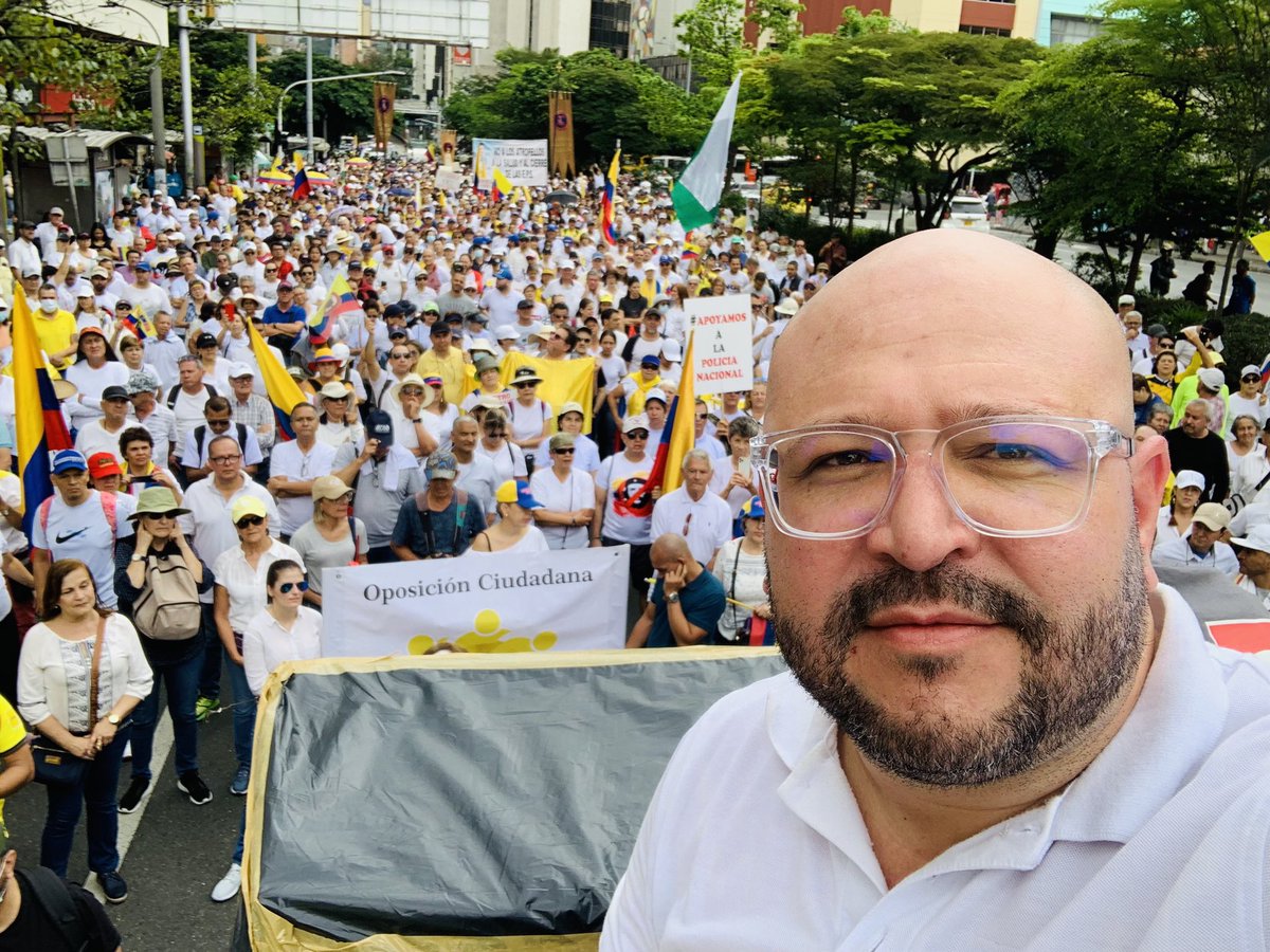 Nuevamente le ganamos a la izquierda en las calles #FueraPetro, hoy le decimos NO a sus #petroreformas