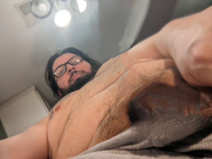 Guy Streamer’s pics and videos