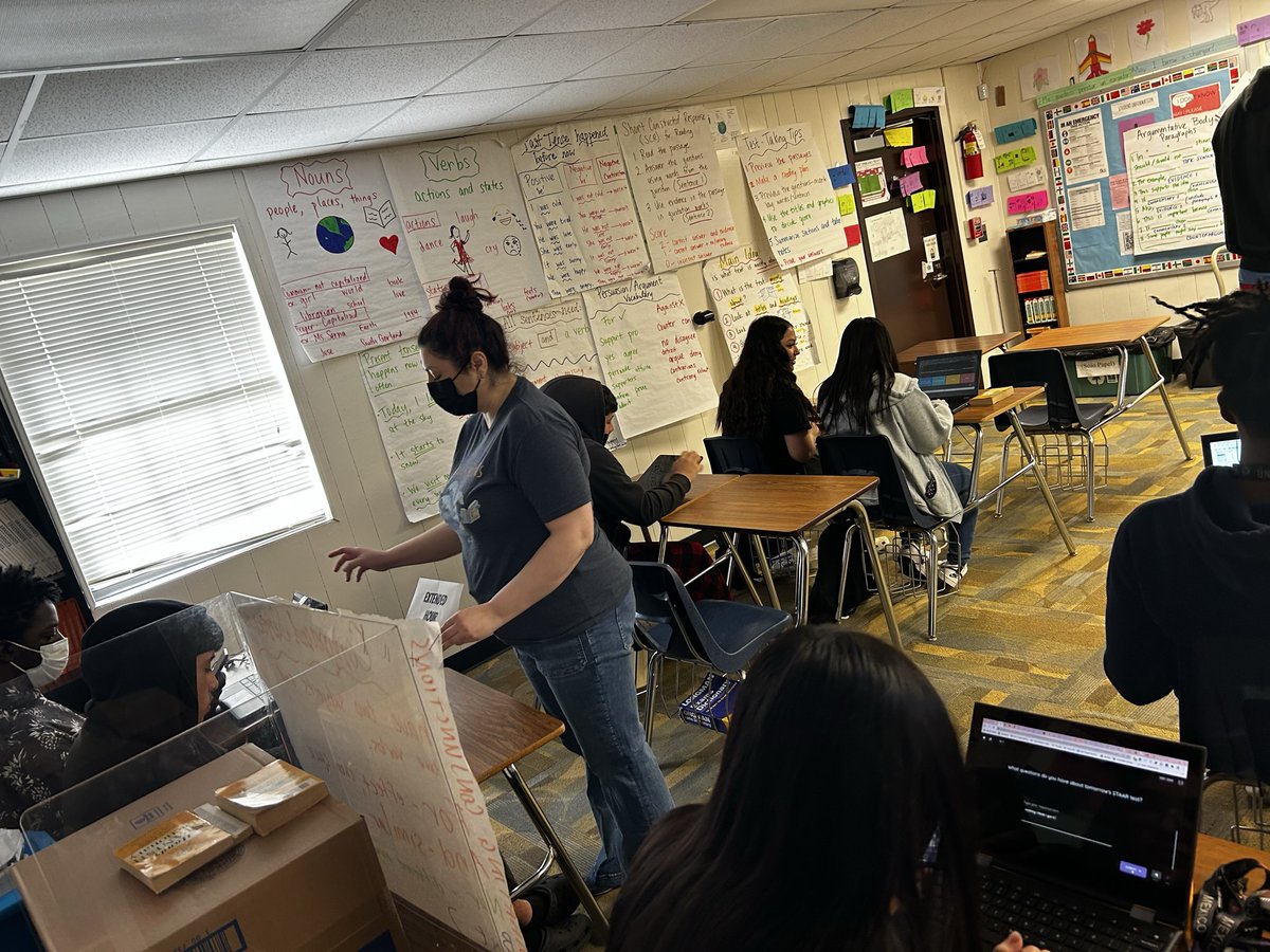 ThompsonDurell's tweet photo. STAAR Super Saturday at SGHS! Shout out to all the teachers and students! Titans will Slay the STAAR! https://t.co/ZqfXBCsW8p