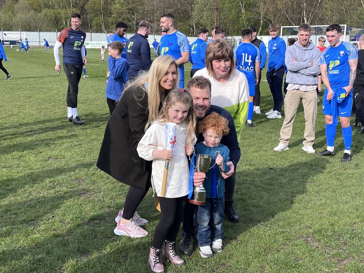 Rossington Main FC tweet media