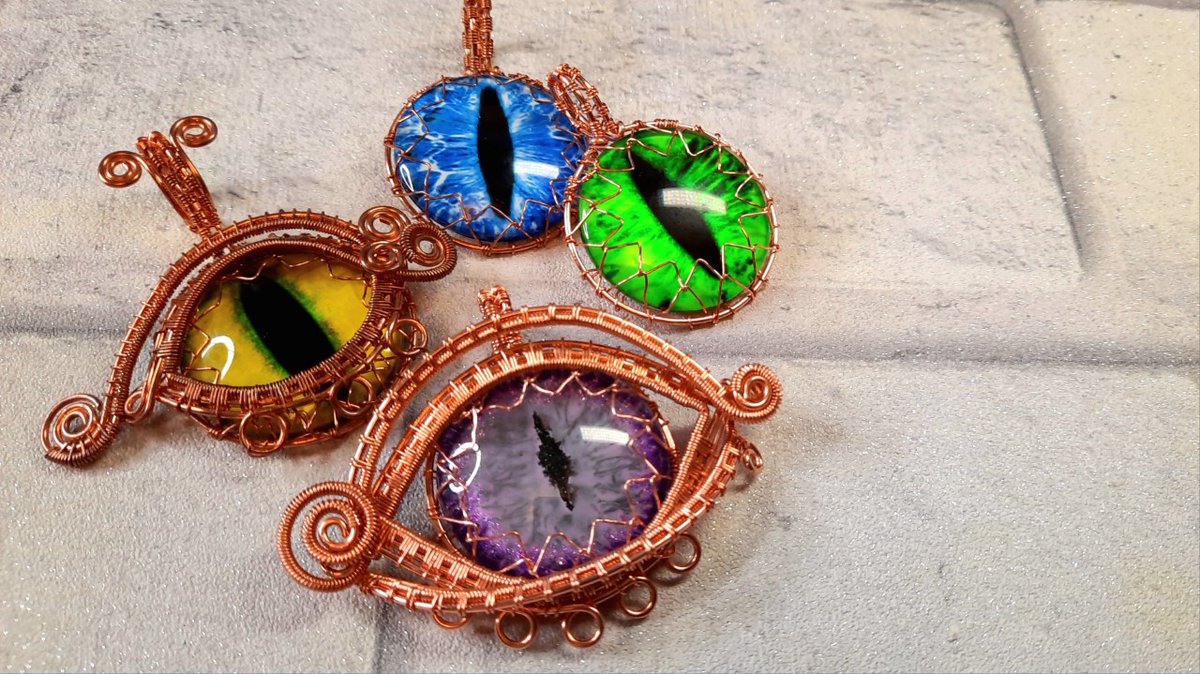 JemHawkes's tweet photo. I've had hundreds of requests over the years for my Woven Dragon Eye Pendant, and I'm launching it tomorrow, Sunday 23rd April 2023.
#Dragon #DragonEye #ImEditingVideoRightNow #NotATechie #OhMyDragon #WireWrapping #FreeTutorial #WireWrappingTutorial #FreeOnYouTube #ImSoDamnCold https://t.co/RR6ciop4Tj