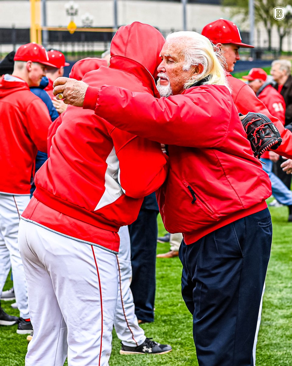 BradleyBaseball's tweet photo. 𝗧𝗛𝗔𝗡𝗞 𝗬𝗢𝗨 to Bradley Football alumni for coming out to Dozer Park for today's game! 🏈 https://t.co/nZlsbiWdy1