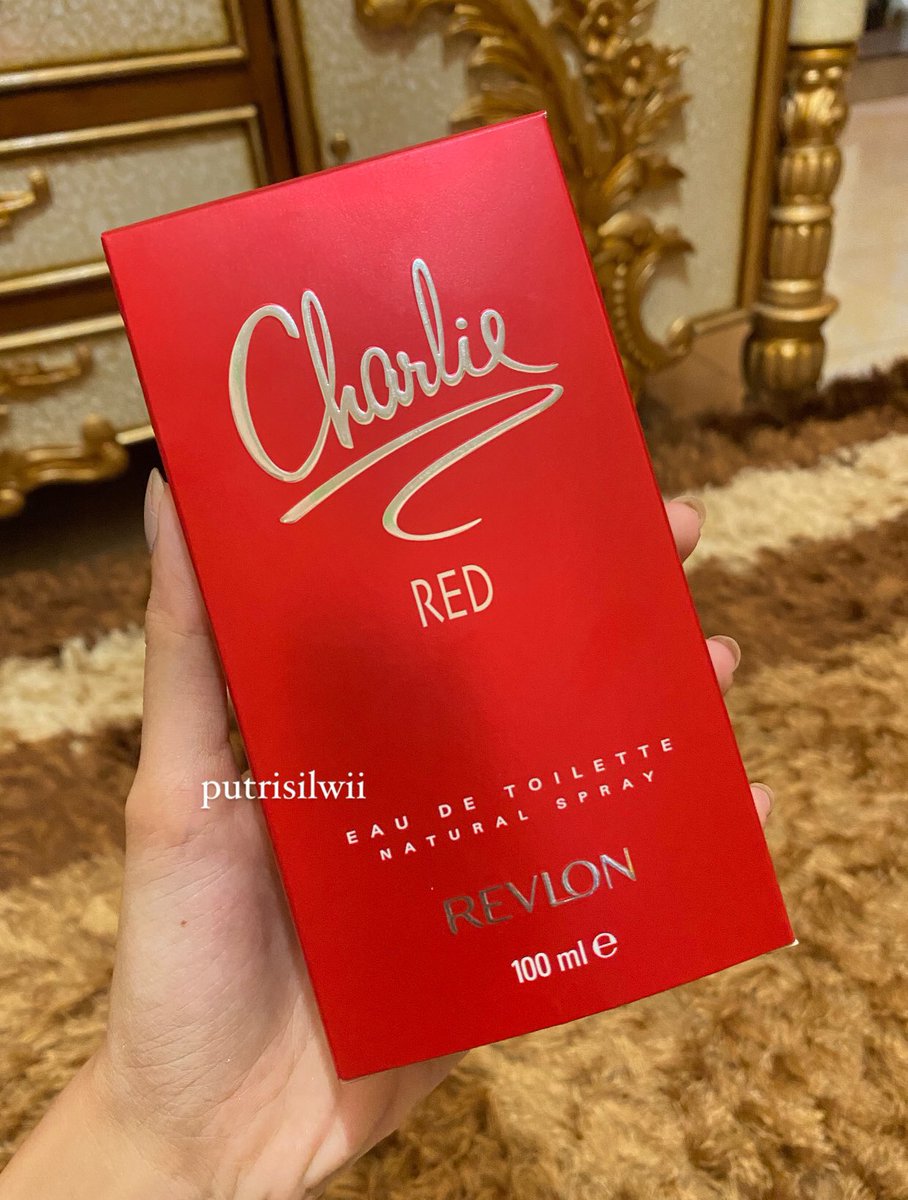 putrisilwii's tweet photo. @ohmybeautybank Kalau mau wanginya tahan lama, pakai kondisi kulit masih lembab, spray di dada, leher, belakang telinga, lipatan siku, baju, hijab, pakainya jangan ngirit 👌🏻

Ini bbrp parfum yg wanginya tahan lama, btw bukan pegawai bank sih… https://t.co/M7QIIyZ4ps