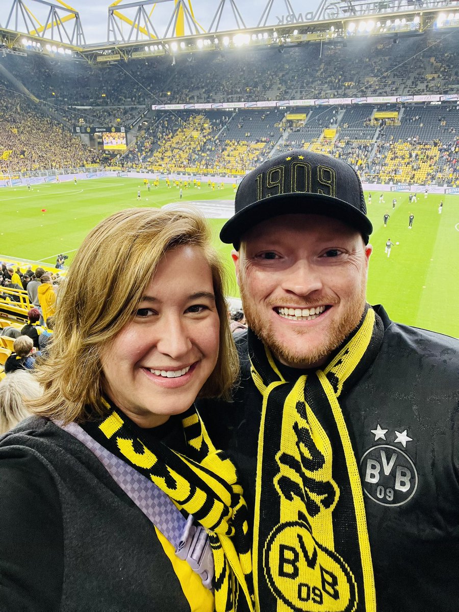 rustydomer's tweet photo. @officialeague Match Day is Hat Day. #NurDerBVB https://t.co/0xLjSELiLY