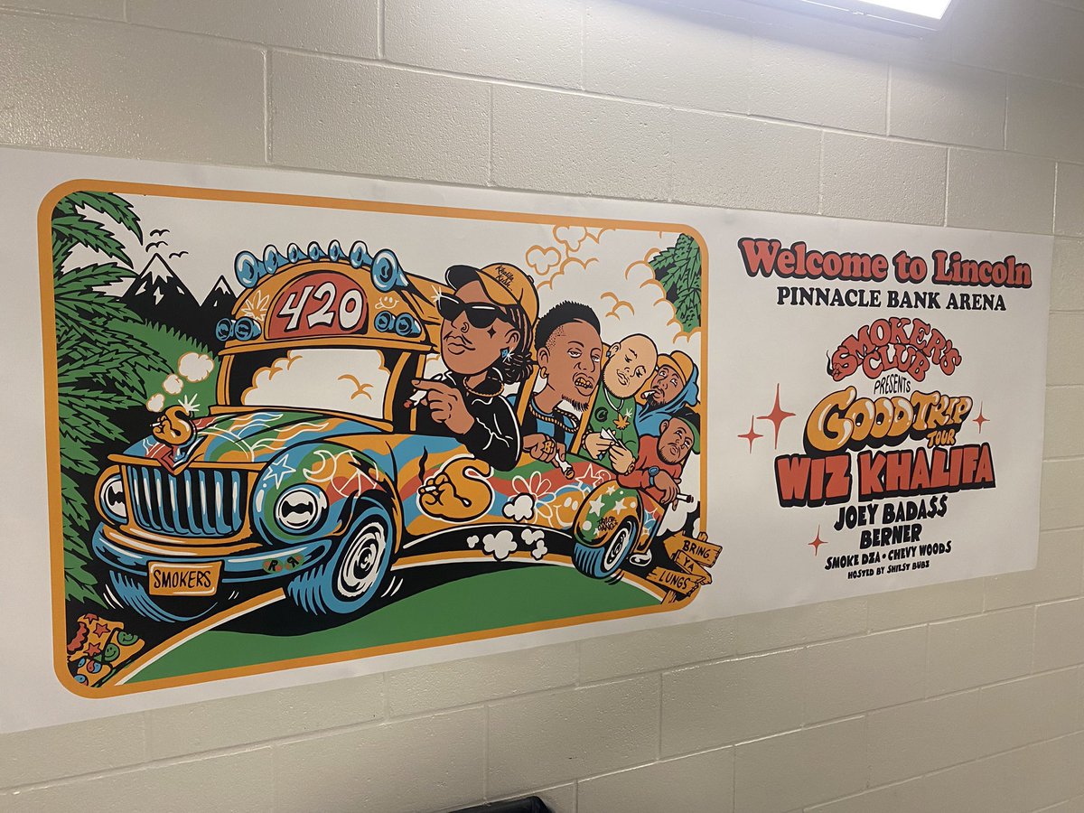 ETApothecaryLNK's tweet photo. 🔥412 to the 402 ! @LoodyBoy412 @wizkhalifa @stinje N E B R A S K A shout out to OG Troy &amp; Miles 💜🌽💅🏾 #midwestkids #goodTripTour https://t.co/i0KuVR8oBR