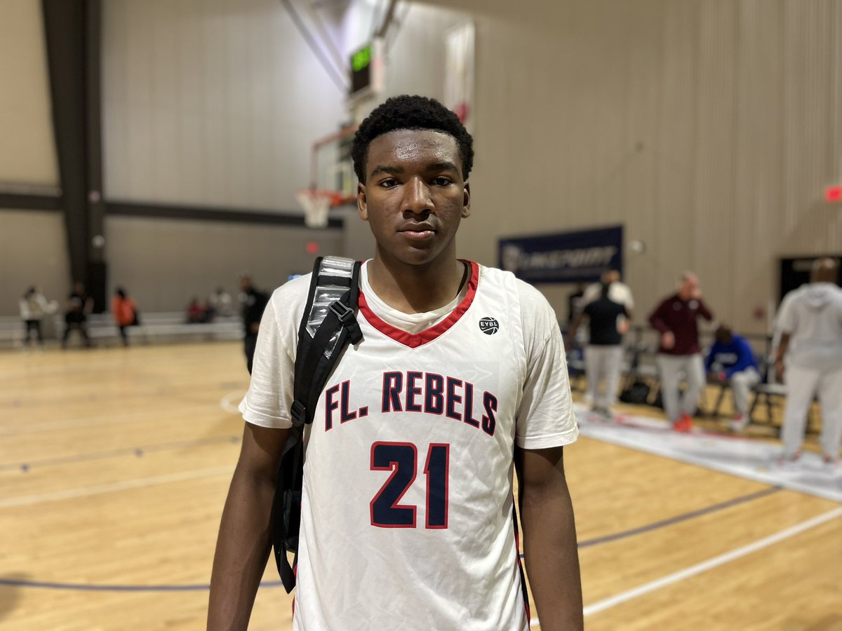 ColbyGHoops's tweet photo. Some @NikeEYB S1 Day✌️AM standouts

‘24 Karter Knox
‘24 Pat Ngongba
‘24 Donnie Freeman
‘24 Marcus Allen
‘25 Nigel James
‘25 Jaylen Harrell
‘25 Cam Ward
‘25 Alier Maluk
‘25 Christian Gurdak
‘25 Adlan Elamin
‘25 Jaquan Womack https://t.co/BXpc5sNOyu
