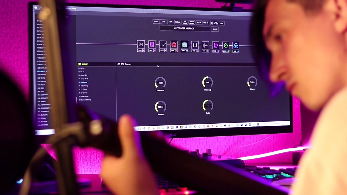 Vermilion_God's tweet photo. Itβs small but mighty. Itβs portable but powerful.
Thanks @DonnerMusic for a fantastic tool for experimenting with different tones and exploring new genres.
#donner #arena2000 #multifx #guitar #gear #musicalinstrument #device #guitarist https://t.co/WqRfgFtClr