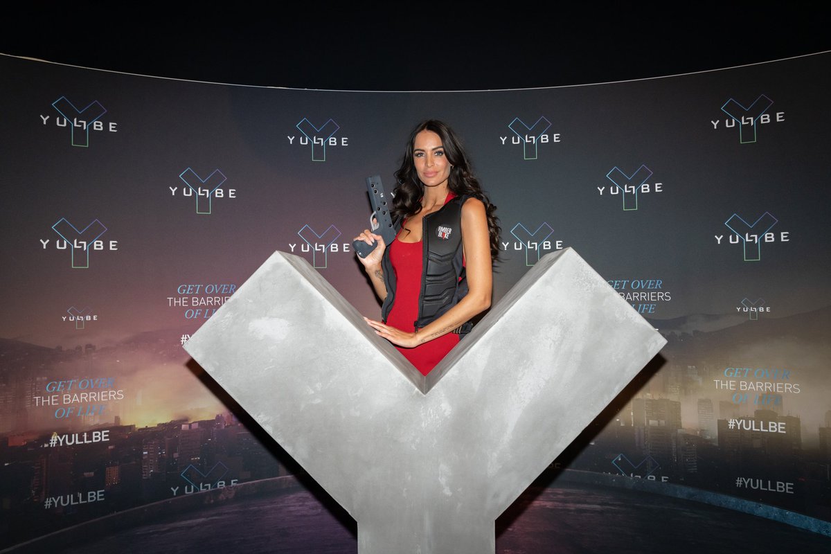 europaparkNL's tweet photo. 💥 🥷🏻#AmberBlake: Operation Dragonfly 🥷🏻💥
Gisteren was de officiële wereldpremière van onze nieuwe YULLBE PRO Experience. Veel speciale gasten, een unieke show en natuurlijk een spannende missie met Amber Blake en @jadelagardere. 🤩 https://t.co/em6bSA66fN