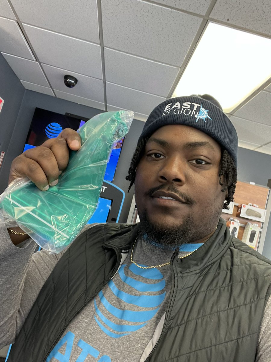 Steven Lamisere (@steve_lami) on Twitter photo Trade-ins for Earth day here at the Malden Store. Got our green bags ready ‼️🌎🌍🌏♻️#OurNEGreenbags #Earthweek #EarthDay2023 <a href="/TheRealOurNE/">#OurNE</a> <a href="/emilywiper/">Emily Wiper</a> <a href="/pnixnix/">Peter Nixon</a> <a href="/BaezYasmine/">Yasmine Baez</a> <a href="/AmgadAj/">Lynnfield</a> @theeastregion Trade-ins for Earth day here at the Malden Store. Got our green bags ready ‼️🌎🌍🌏♻️#OurNEGreenbags #Earthweek #EarthDay2023 <a href="/TheRealOurNE/">#OurNE</a> <a href="/emilywiper/">Emily Wiper</a> <a href="/pnixnix/">Peter Nixon</a> <a href="/BaezYasmine/">Yasmine Baez</a> <a href="/AmgadAj/">Lynnfield</a> @theeastregion
