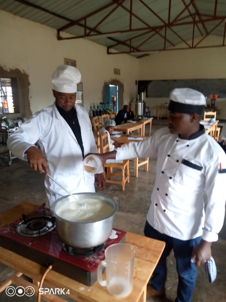 9 food processing and culinary art trainers  from Bushoki TSS and Buyoga TSS are attending a 5 days training on " dairy processing" using new equipment that the schools have received under the AFTER project funded by <a href="/AFD_en/">AFD_en 🇫🇷 🇪🇺</a>.