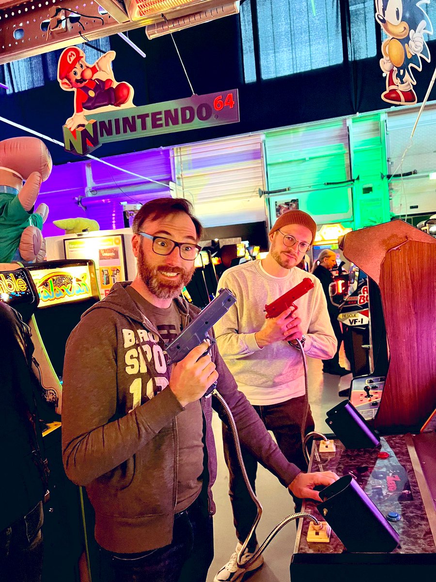 Sonntag, 19 Uhr gibt es eine kleine Überraschung 🤩💝🎉🥳 Mit von der Partie ist <a href="/realkingwolle/">kingwolle</a> von <a href="/GrobePixel/">Grobe Pixel</a>, den wir vor ein paar Wochen beim Zocken im <a href="/retrogamesev/">RetroGames e.V.</a> kennenlernen durften.