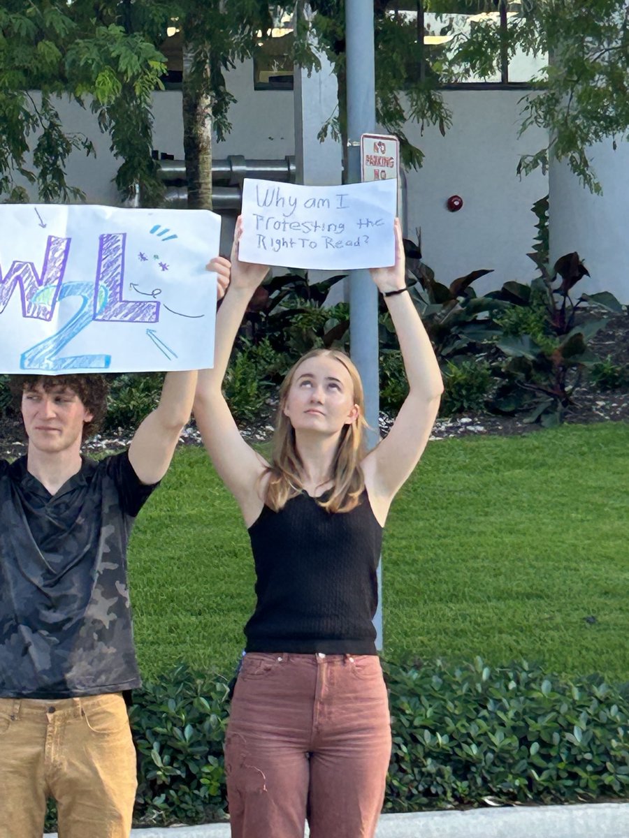 RepKellyCassidy's tweet photo. Will share more later, but this pic of the founder of the Miami Beach student group that organized #walkout2learn last night looking up with the perfectly understated sign as news helicopters circled the protest might be the best way to sum this whole thing up. https://t.co/hLj3PULehE