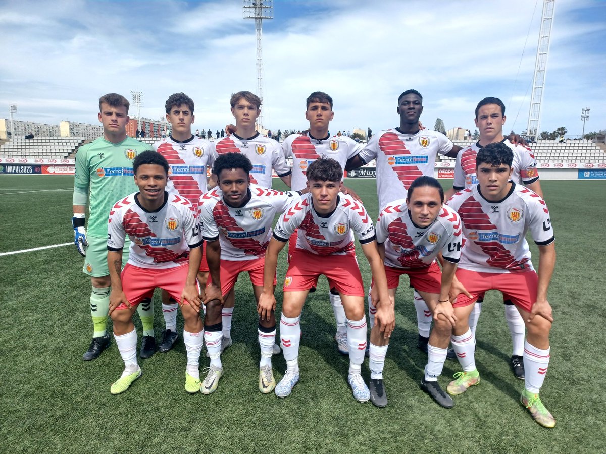 CELHFutbolBase's tweet photo. [MARCADOR JUVENIL]

🏆 Preferent G4. J26
✅️ JA 4-7 @AtleticSantJust
⚽️ Sergi Torres 20'
⚽️⚽️ Mesfin 34', 86'
⚽️ Adri 42'

Es trenca una ratxa de set victòries consecutives, tot i això la lluita per l'ascens segueix ben viva.

#SomhiHospi #SomFutur⚪️❤️ https://t.co/easiGFlFpK