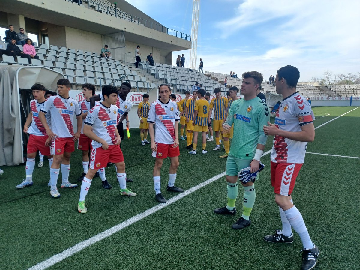 CELHFutbolBase's tweet photo. [MARCADOR JUVENIL]

🏆 Preferent G4. J26
✅️ JA 4-7 @AtleticSantJust
⚽️ Sergi Torres 20'
⚽️⚽️ Mesfin 34', 86'
⚽️ Adri 42'

Es trenca una ratxa de set victòries consecutives, tot i això la lluita per l'ascens segueix ben viva.

#SomhiHospi #SomFutur⚪️❤️ https://t.co/easiGFlFpK