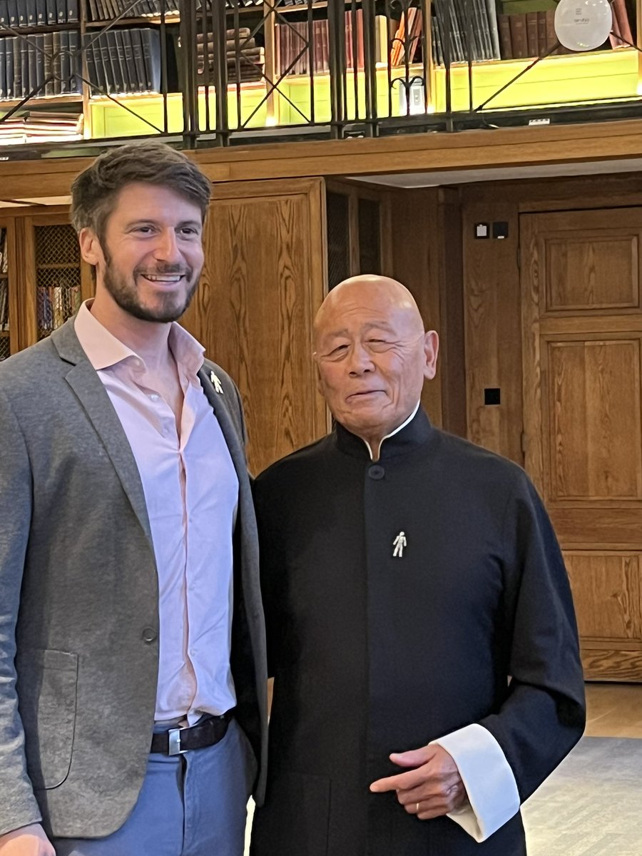 luisawelch's tweet photo. @chefkenhom attended the Prostate Cancer Uk conference this year
focused on using AI in imaging for a more precise diagnose. He met fellow ambassador #robbell &amp; addressed the audience with his own story &amp; treatment. An important occasion to raise awareness &amp; funds @ProstateUK https://t.co/xYficbmxlf