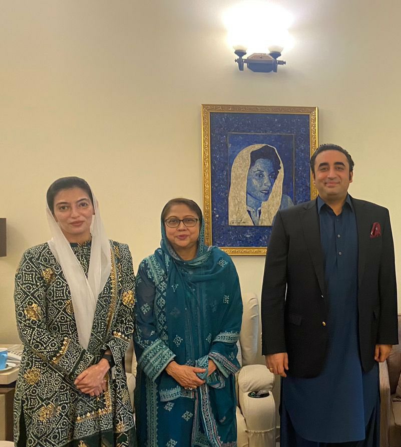 MushtaqDaudpot1's tweet photo. Eid Mubarak My چیئرمین بلاول بھٹو زرداری 
@BBhuttoZardari 
Adi @FaryalTalpurPk 
Bibi @AseefaBZ https://t.co/gtfn50M6Ew