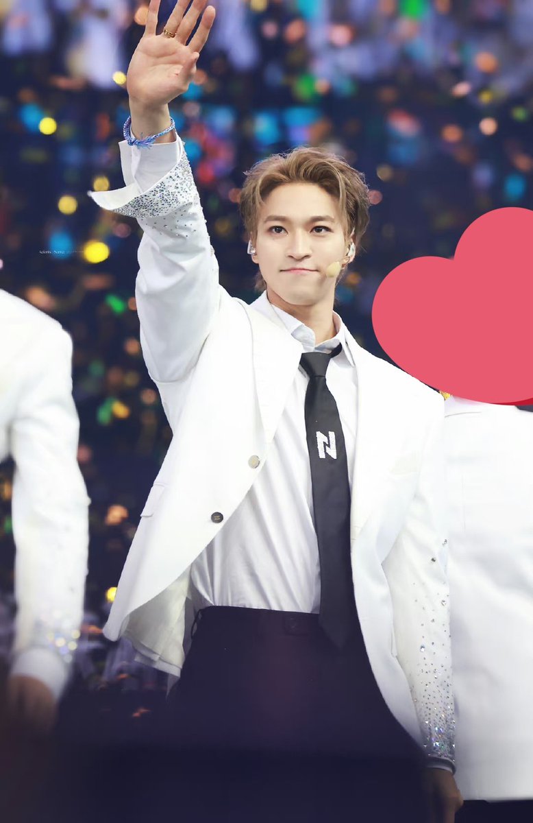 zyucanc's tweet photo. How time flies! Still remember the boy dancing in red at Chuang 2yrs ago &amp; the day I voted for you. Congratulations on graduation! Wish yr future will be better and better &amp; you'll always be my Santa Claus!🧡🎅
@into1_santa_
#HappyGraduationSanta
#HappySoloDaySanta https://t.co/bTcrIzXFrS