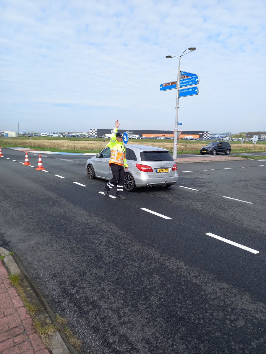 Voor ons eerste dag superbikes zit er op, morgenvroeg zijn we er weer.