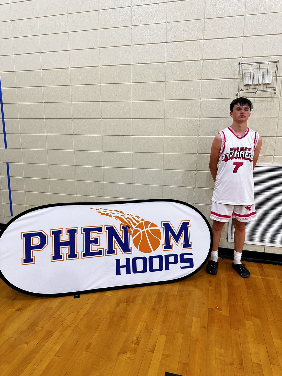stunners2025's tweet photo. WILL SUTTON IN ATTACK MODE TODAY! 17 points 5 assists @Phenom_Hoops #PhenomHoops  #PhenomChallenge https://t.co/01G3HRy89g