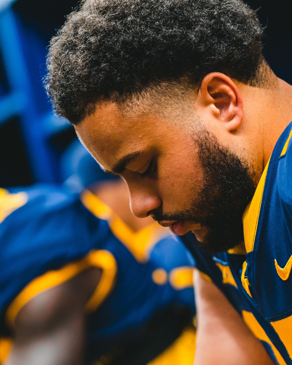 WVUfootball's tweet photo. Classic look 💯 https://t.co/DpHghWzXtO