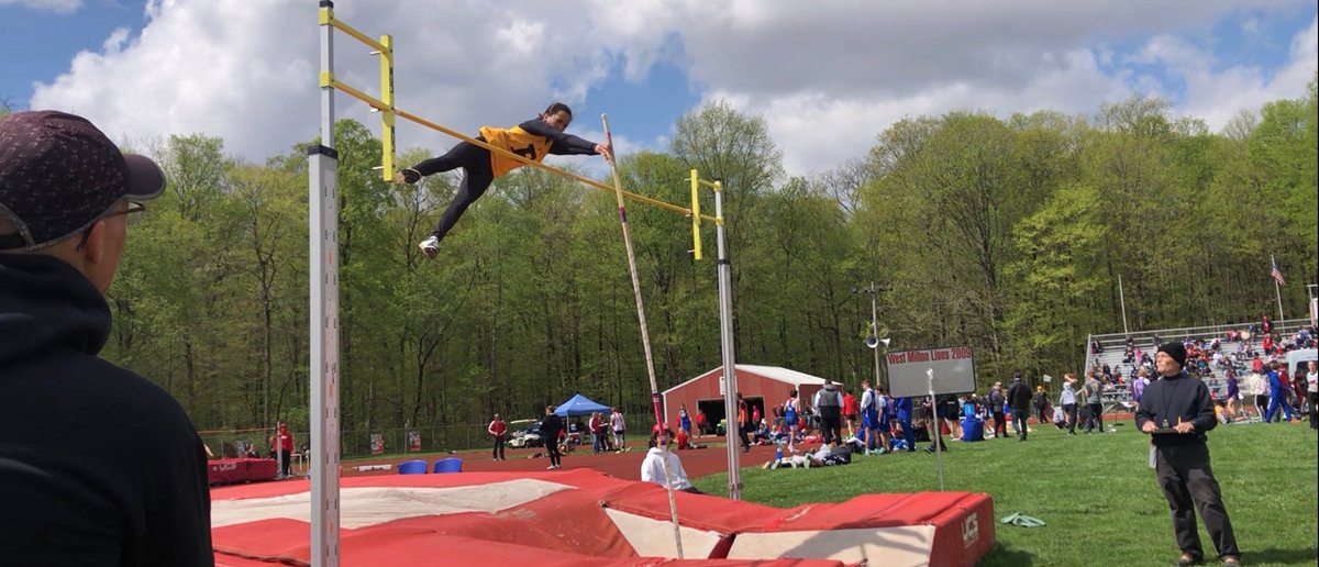 BotkinsCCTF's tweet photo. School record alert!  Sophia Bajwa vaults 10 feet and ties our school record!  Awesome! https://t.co/VRMVCEw4Ub