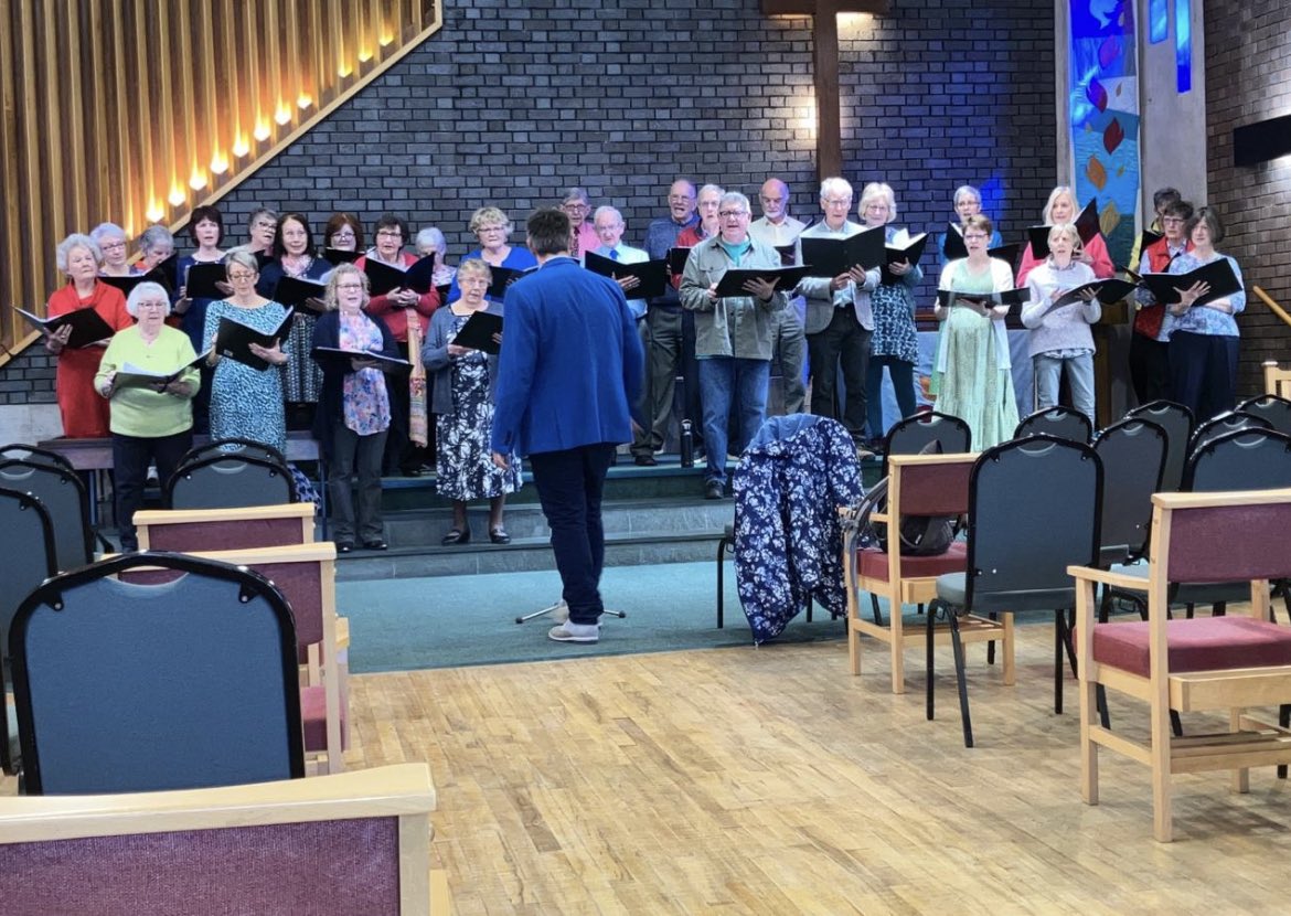 TomNewallMusic's tweet photo. A lovely concert with #CongletonCommunityChoir this afternoon to a full house! It’s lovely to hear the choir build on every performance they give…well done everyone! #choir #singing #choral #cheshire #congleton https://t.co/f5N8VQmBZD
