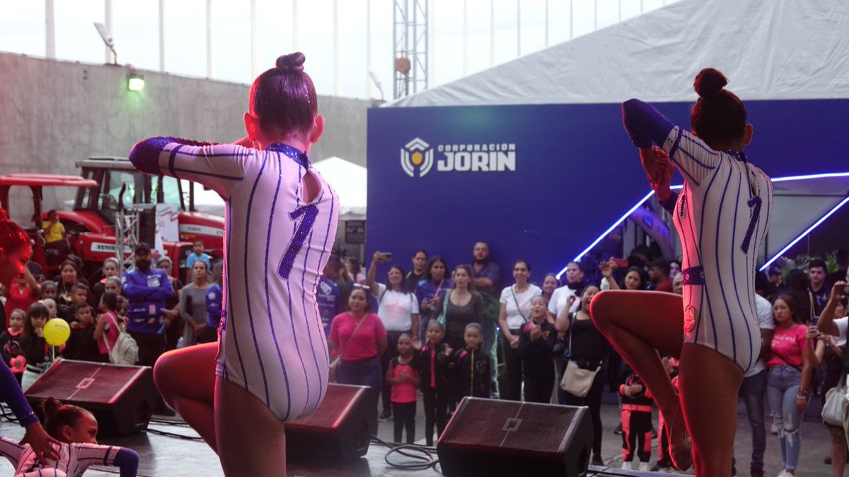 Joringroup's tweet photo. El talento de Guayana se ha hecho presente para poner a bailar a grandes y pequeños en la #ExpoBolivarProductiva2023
@CVG_Oficial
@_PrensaGobol
@FedeindustriaBO
@ctecachamay
#Sirfac #Danzacandela #Creadanza #DancingQueens #talento #Guayana https://t.co/21F25UyD3z