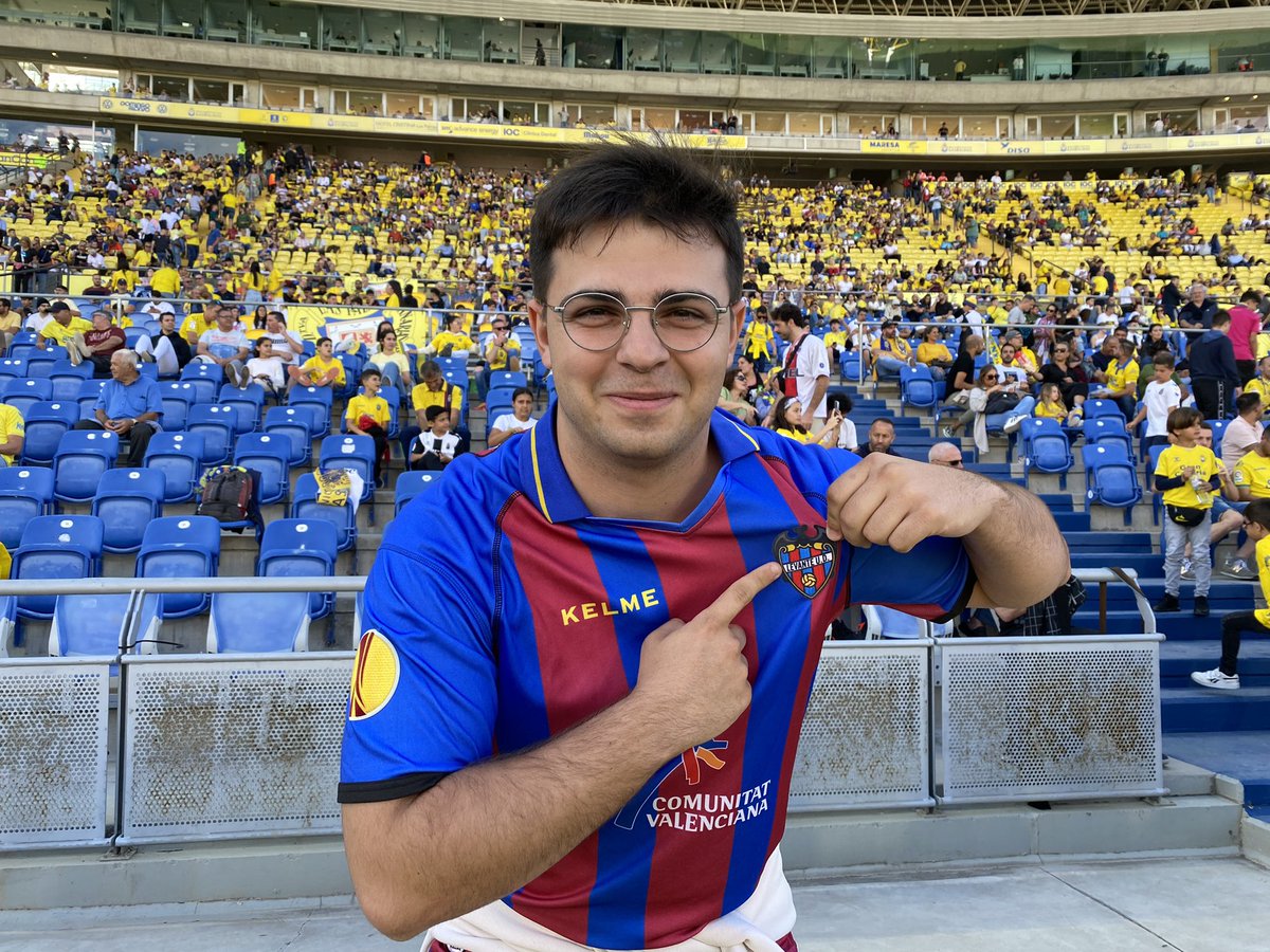 LevanteUD's tweet photo. Muy 🥰🥰 con esta gente https://t.co/yeGVZ2MCka