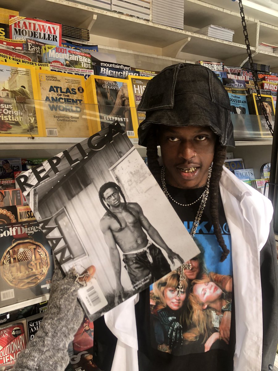 Billyracxx's tweet photo. I came soooo far man! And now Iโm a cult leader. I love all the members๐๐พ
We on the cover of ReplicaMag โ๏ธ
๐ธ Rahim Fortune #billyracxx #cultleader #creaturegang https://t.co/i3NEOHLnyH