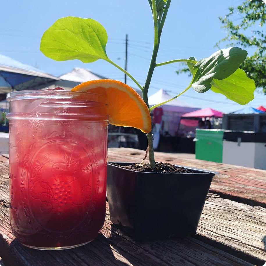 This weekend’s cocktail special is our Go-Go Juice! It features fresh house-made Sangria with bourbon, orange juice, triple sec, and topped with soda 🍷🍊

We also have our <a href="/MonnikBeer/">Monnik Beer Co.</a> happy hour with $5 beers from 4-5p *Saturday only*🍻

4/22-4/23 11a-5p
At Fresh Start lot🌿