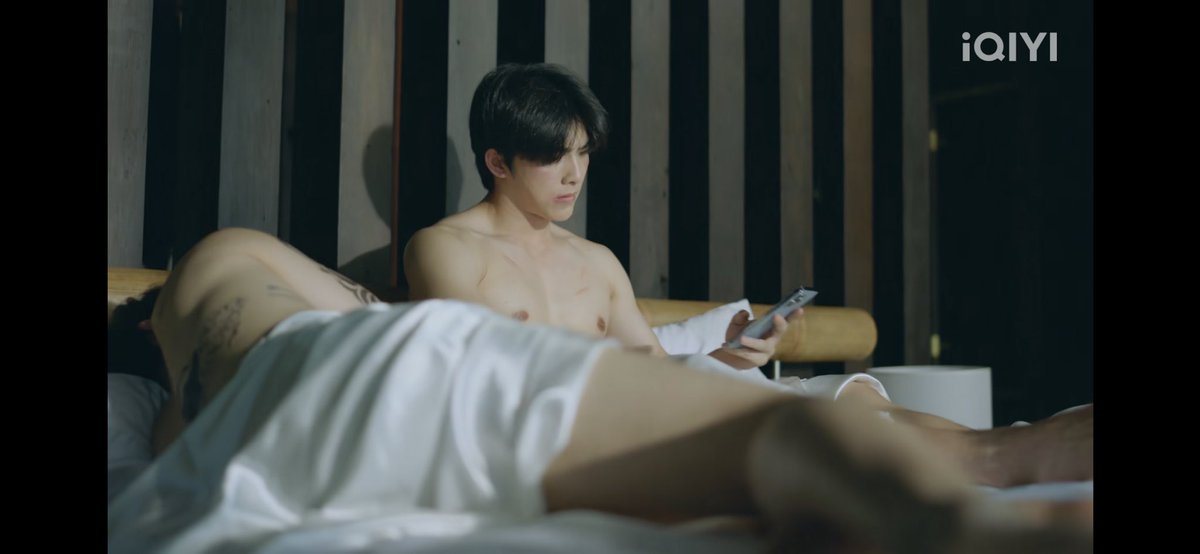 RudzaniFudanshi's tweet photo. They can't catch a break, there is always some shitty things happening.
I mean a morning cuddle would've NICE 🥹🥵
#ChainsOfHeartEP9
#ChainsOfHeartFinalEp
#ตรวนธรณี https://t.co/06bejS4Zdg