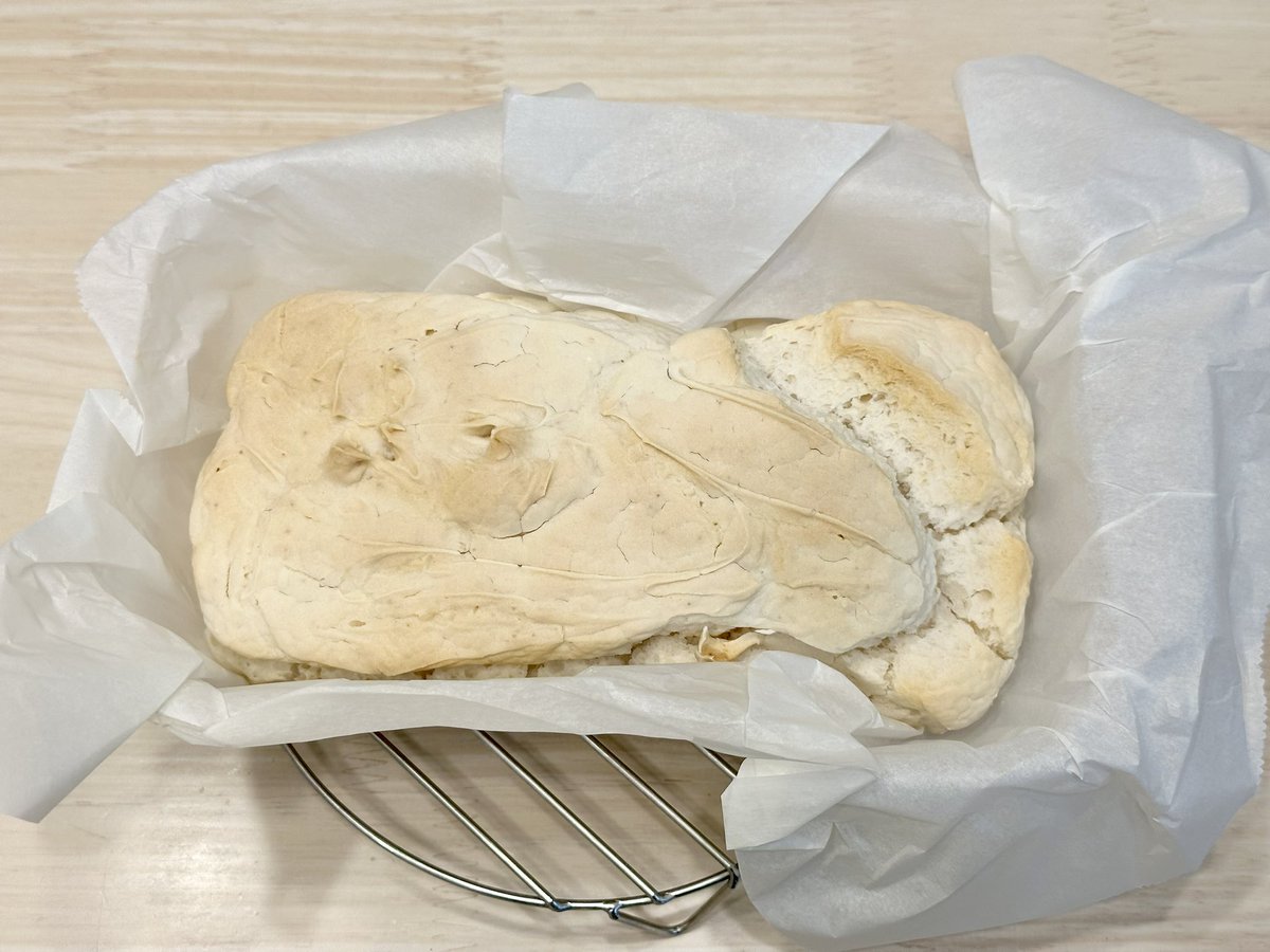 maya_555's tweet photo. ちょっと膨らんだ米粉パン。どうかなどうかな。味見は明日(すでに今日だけど)😊
おやすみなさい🌙 https://t.co/B65nQDto2V